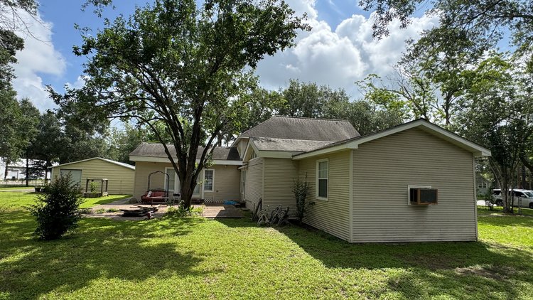 Image for 411 E. Church St, El Campo, TX 77437