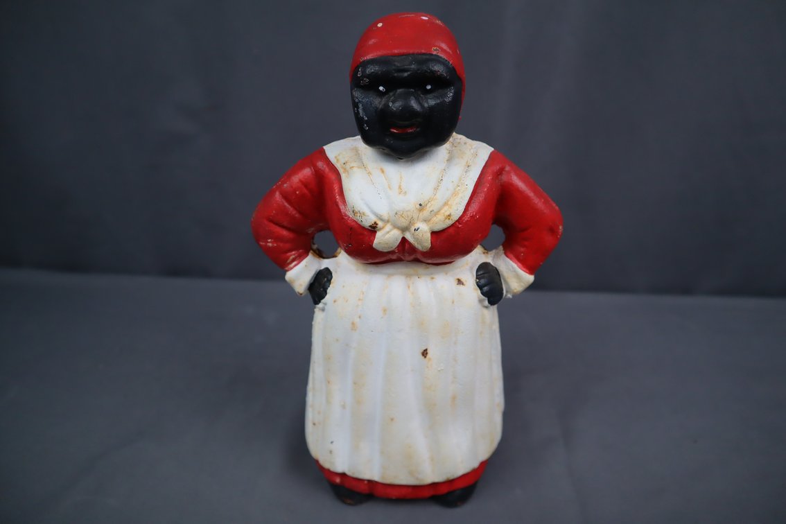 Image for August Gallery Auction #1 – Antique Furniture, Vintage and Antique Collectibles, China, Framed Artwork, Sewing Supplies, Vintage Toys, Kitchenware and More!