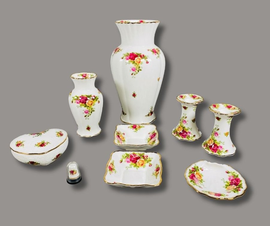 Image for August 2026 Gallery Auction Featuring Antique & Vintage Furniture, Art, Glassware, Porcelain & Home Décor