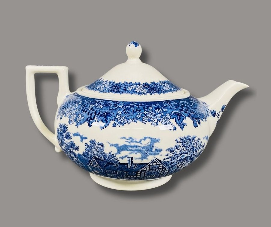 Image for August 2026 Gallery Auction Featuring Antique & Vintage Furniture, Art, Glassware, Porcelain & Home Décor