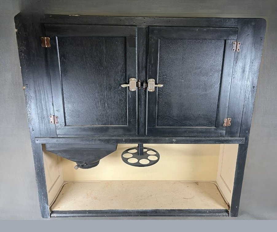 Image for August 2026 Gallery Auction Featuring Antique & Vintage Furniture, Art, Glassware, Porcelain & Home Décor