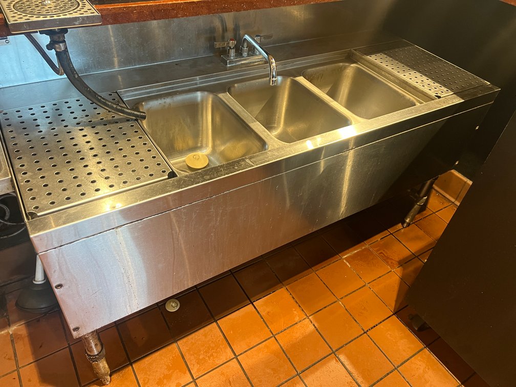 Image for Thomasville Restaurant Auction - Locos Grill and Pub - Complete Liquidation