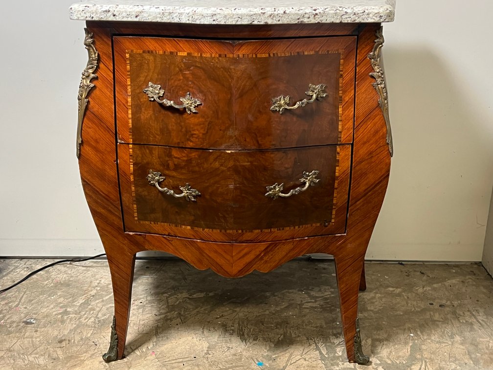 Image for September Combined Gallery Auction Featuring Antiques, Vintage Pottery, Glassware & Collectibles