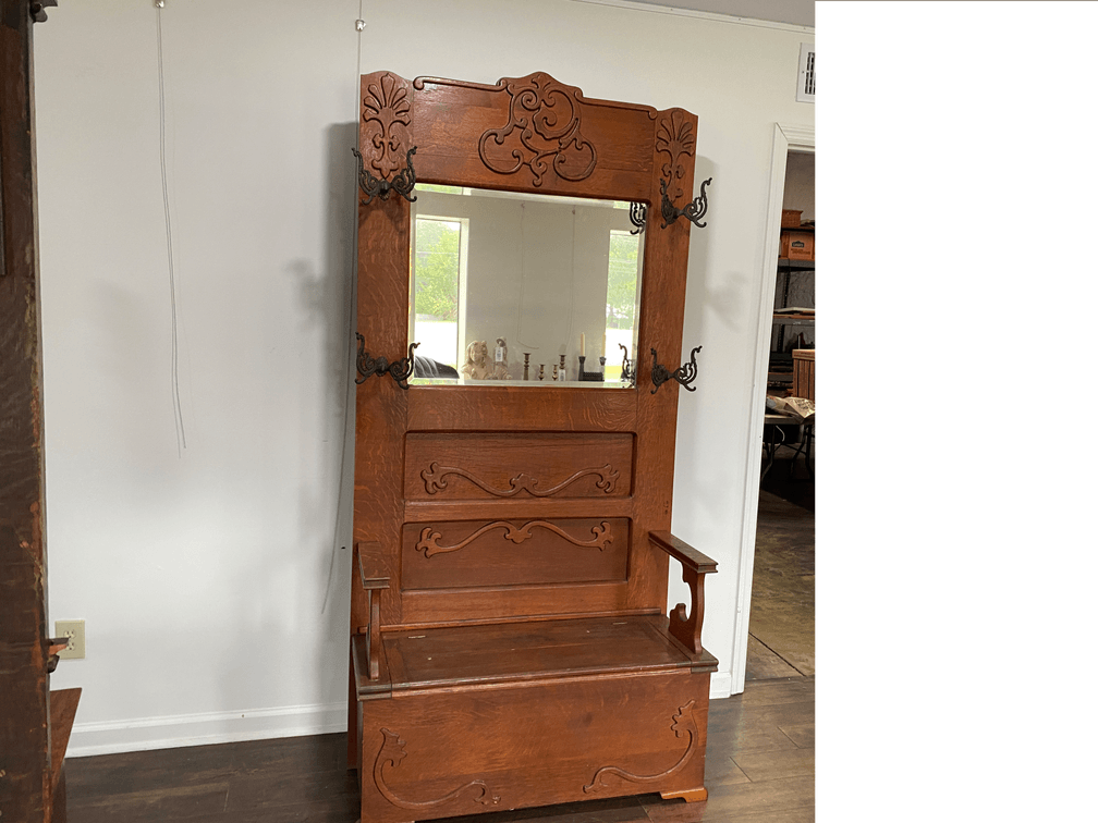 Image for September Combined Gallery Auction Featuring Antiques, Vintage Pottery, Glassware & Collectibles