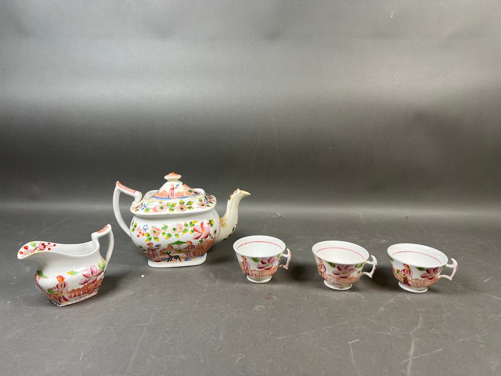 Image for October Gallery Auction Featuring Antiques, Pottery, Glassware, Collectibles & Fine Jewelry