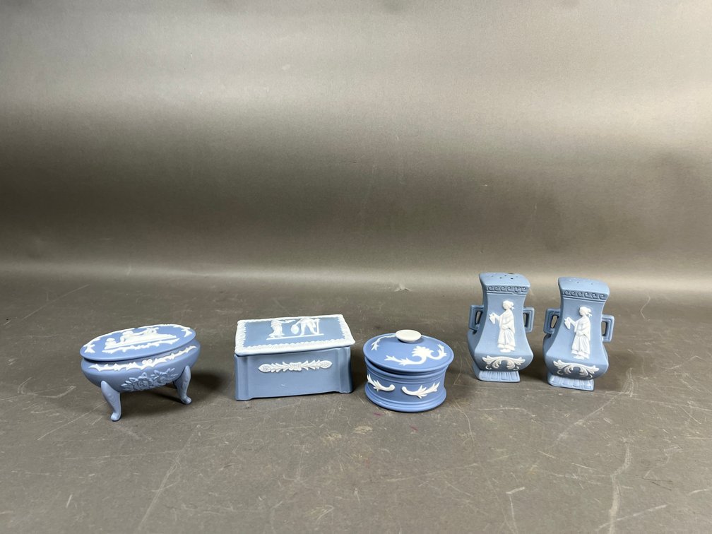 Image for October Gallery Auction Featuring Antiques, Pottery, Glassware, Collectibles & Fine Jewelry