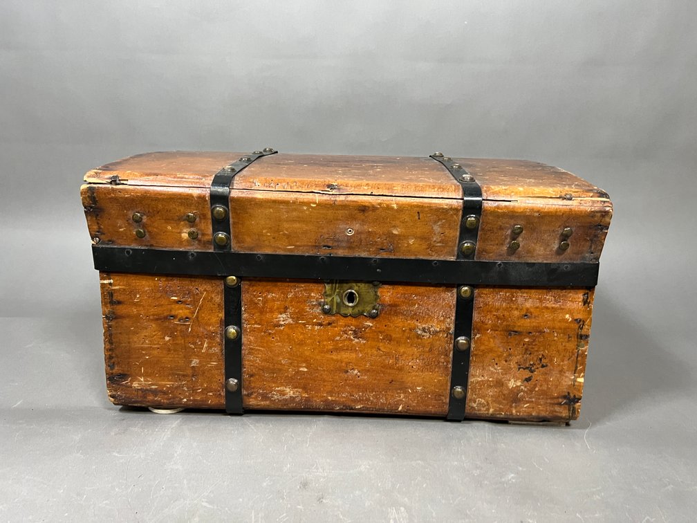 Image for October Gallery Auction Featuring Antiques, Pottery, Glassware, Collectibles & Fine Jewelry