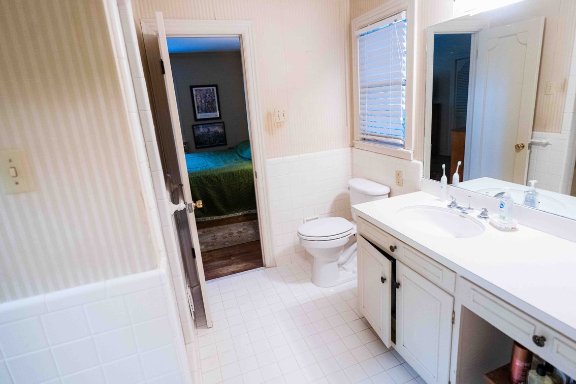 Image for Spacious 2,696 SqFt Brick Home on 0.735 Acres in Albany, GA