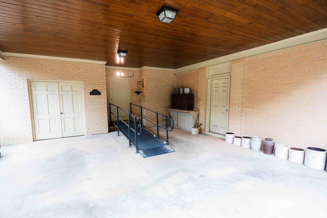 Image for Spacious 2,696 SqFt Brick Home on 0.735 Acres in Albany, GA