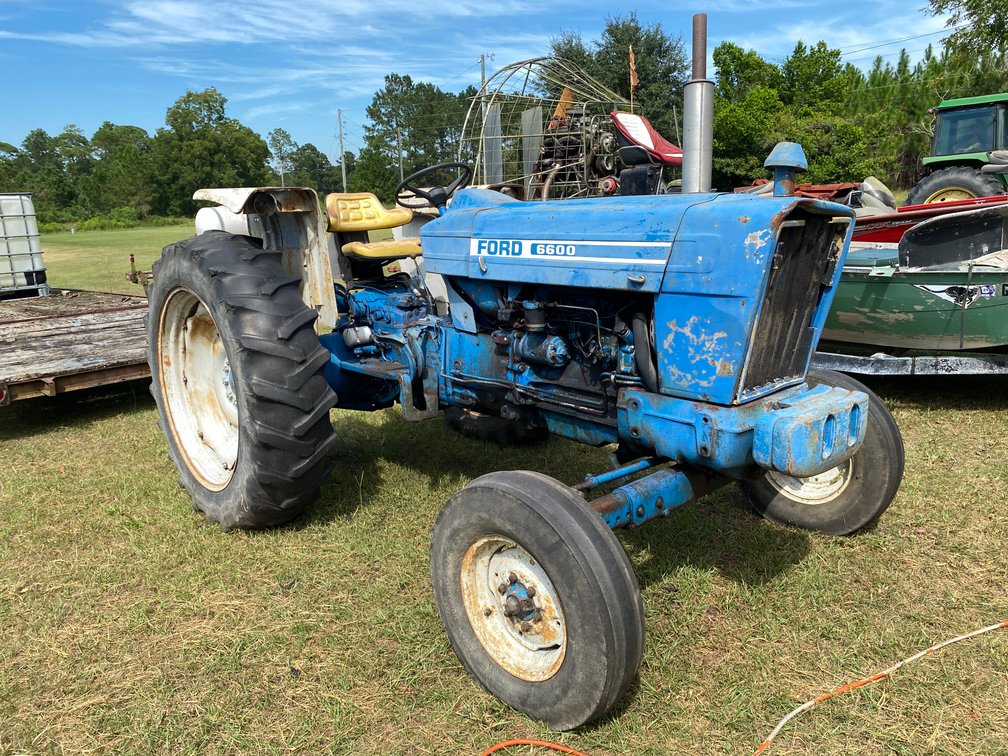 Image for Estate of Stacy and Wynette Suber Day 1 Featuring Equipment, Pottery, Boats, Sporting Goods and More