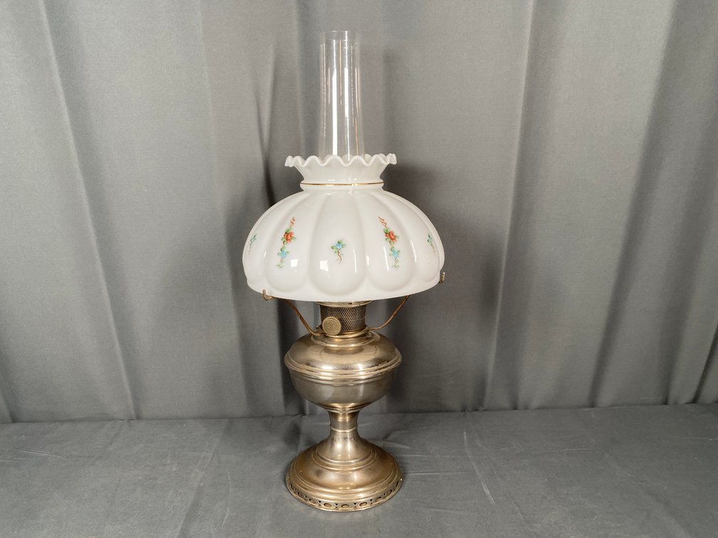 Image for Estate of Stacy and Wynette Suber Day 2 Featuring Antique Glassware, Furniture, Decor and More!