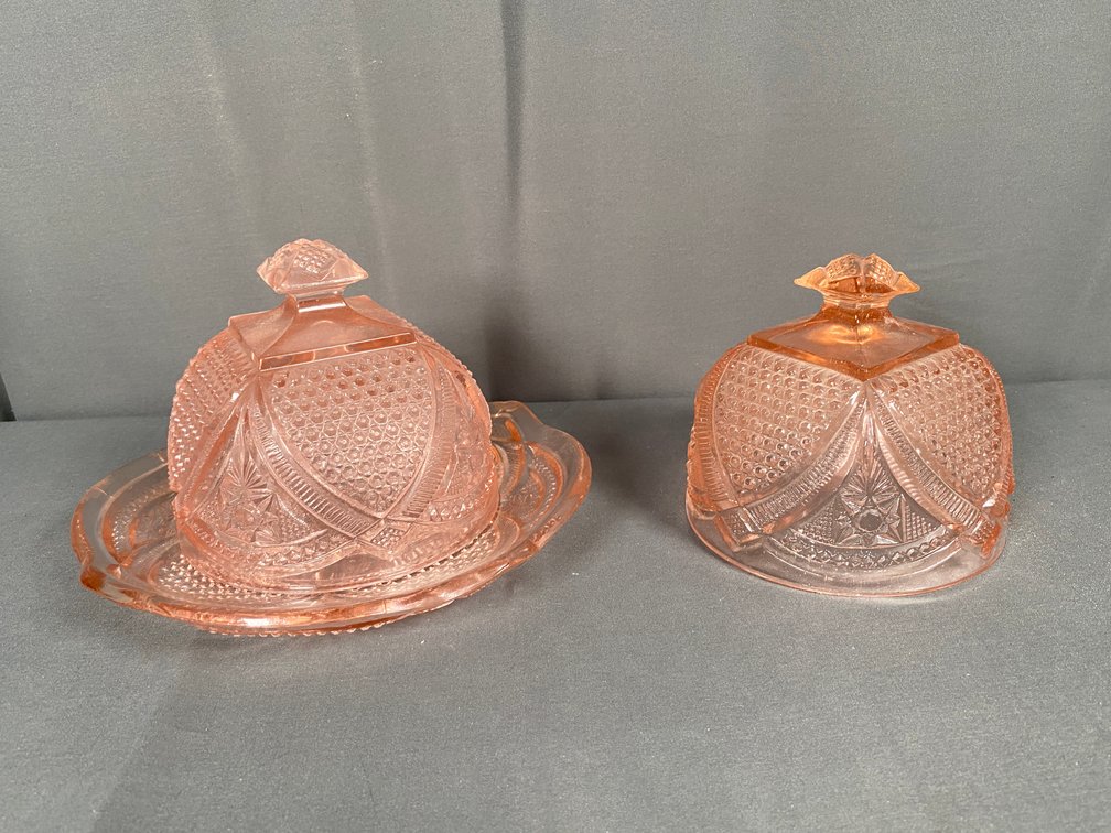 Image for Estate of Stacy and Wynette Suber Day 2 Featuring Antique Glassware, Furniture, Decor and More!