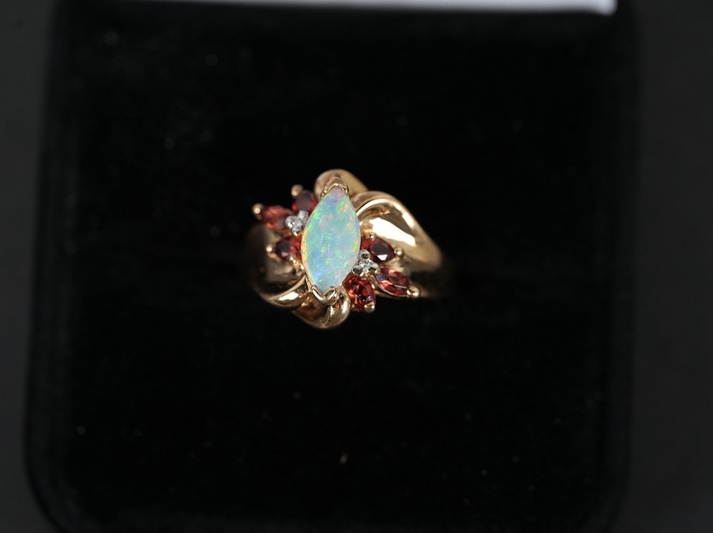 Image for Gold, Diamond and Pearl Jewelry, Artwork, Vintage Furniture, Home Decor, and More!