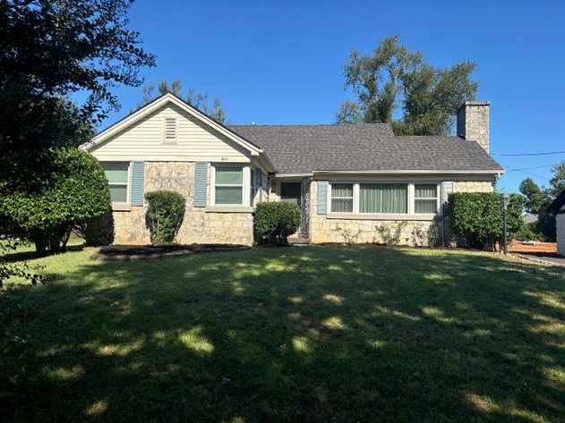 811 Wakefield St. Bowling Green, KY 42103