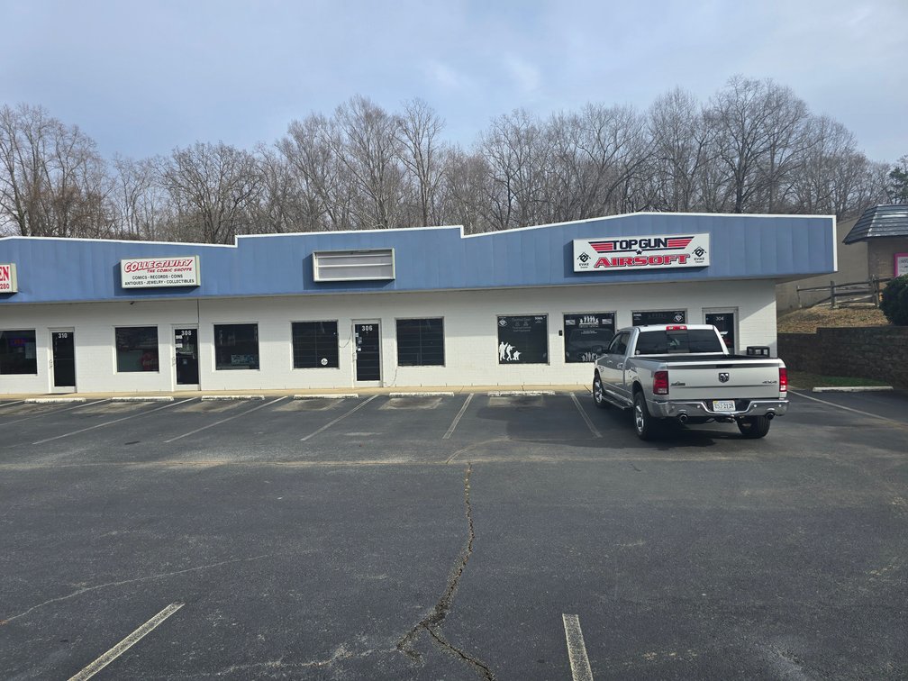 Image for Granite Shoppes | Six-Unit Shopping Center Auction