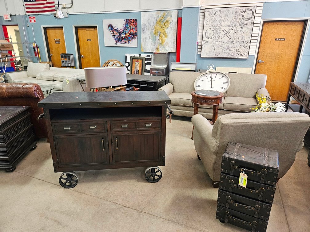 Image for Model Home Furniture/Decor & New Home Goods