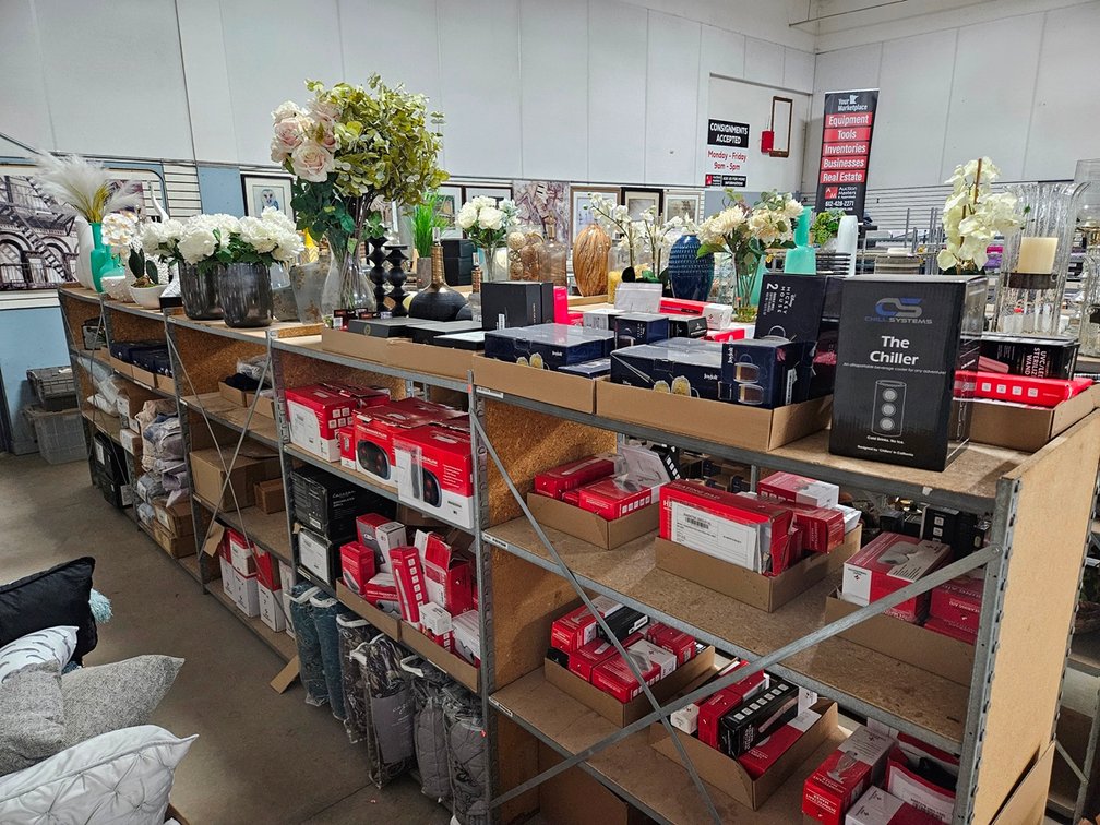 Image for Model Home Furniture/Decor & New Home Goods