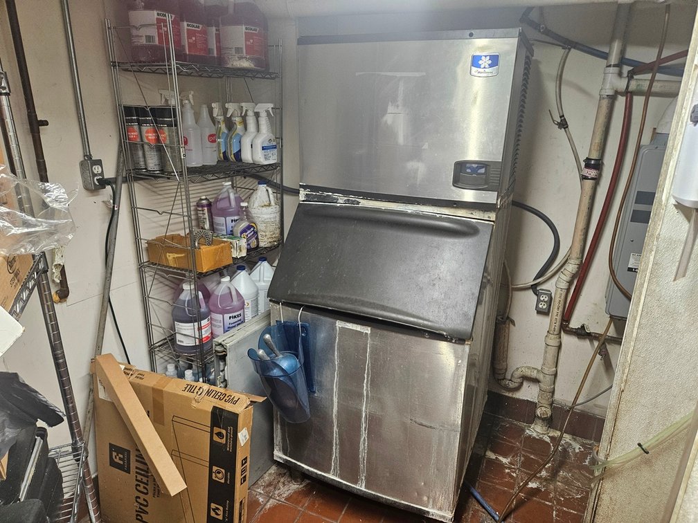 Image for Mavericks Bar & Grill Equipment and Furnishings