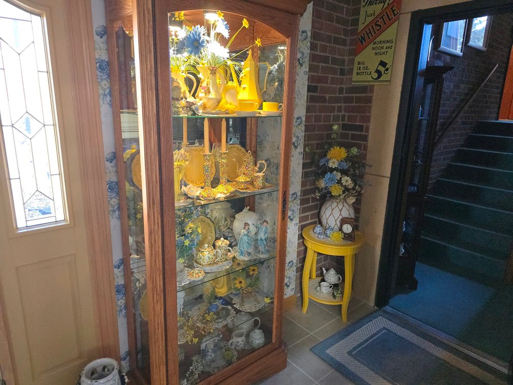 Image for Grand Estate: Collection of Fine Home Decor, Antiques & Treasures