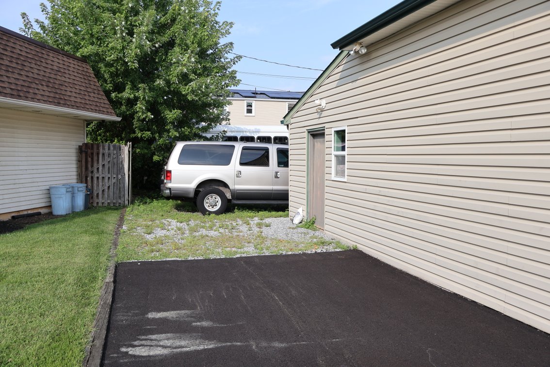 Image for Well Maintained 2,000 +/- SF Stand Alone Building with Great Exposure in West Deptford