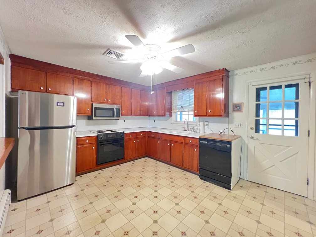 Image for Sale Pending | Real Estate For Sale | 571 Township Line Rd, Telford PA 18969
