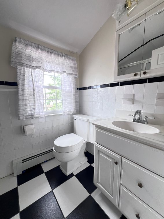 Image for Sale Pending | Real Estate For Sale | 571 Township Line Rd, Telford PA 18969