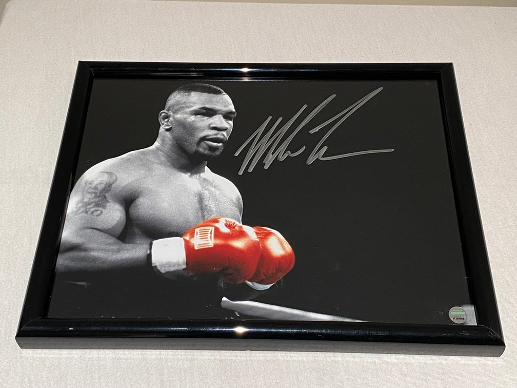 Image for Iconic Sports and Memorabilia Auction