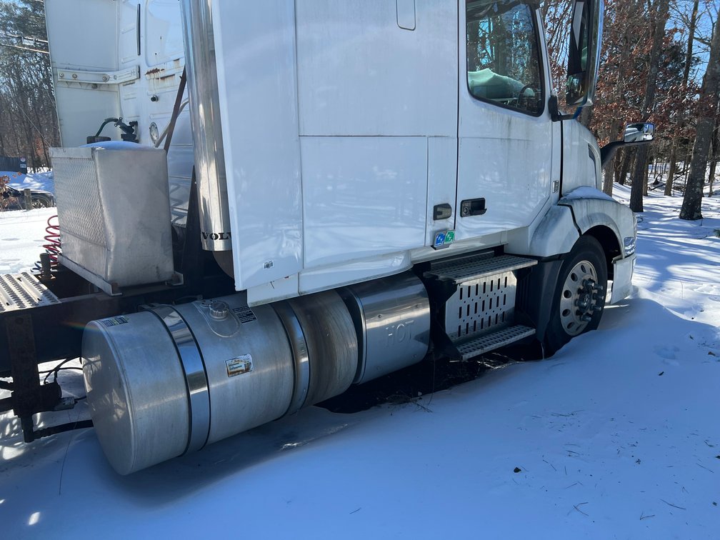 Image for 2015 Volvo VNL 400 Tandem Axle, Sleeper Cab, Truck Tractor