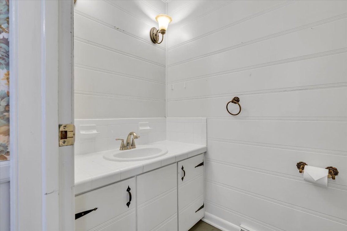 Image for 1807 Sam Lions Trail Real Estate Auction