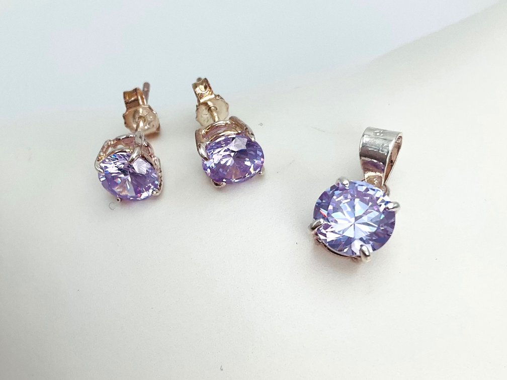 Image for October Jewelry 2024