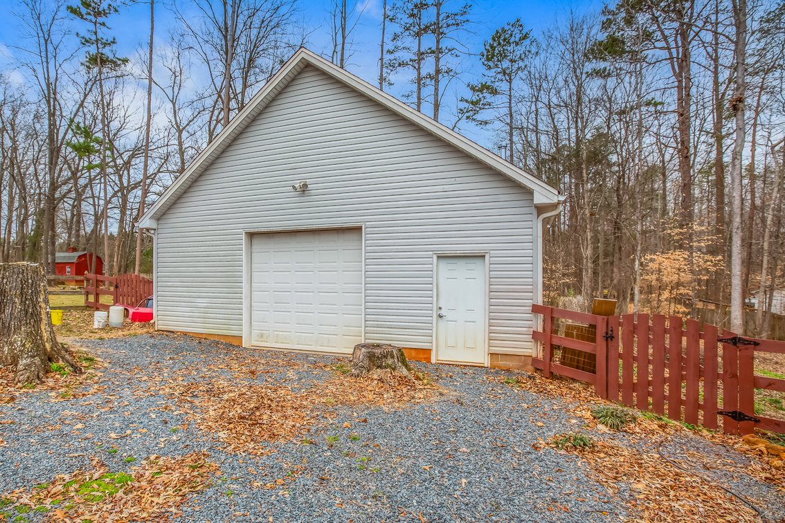 Charming Pleasant Garden Home on Spacious Lot with Large Shop