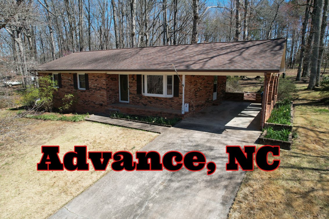 Advance Brick Rancher Auction