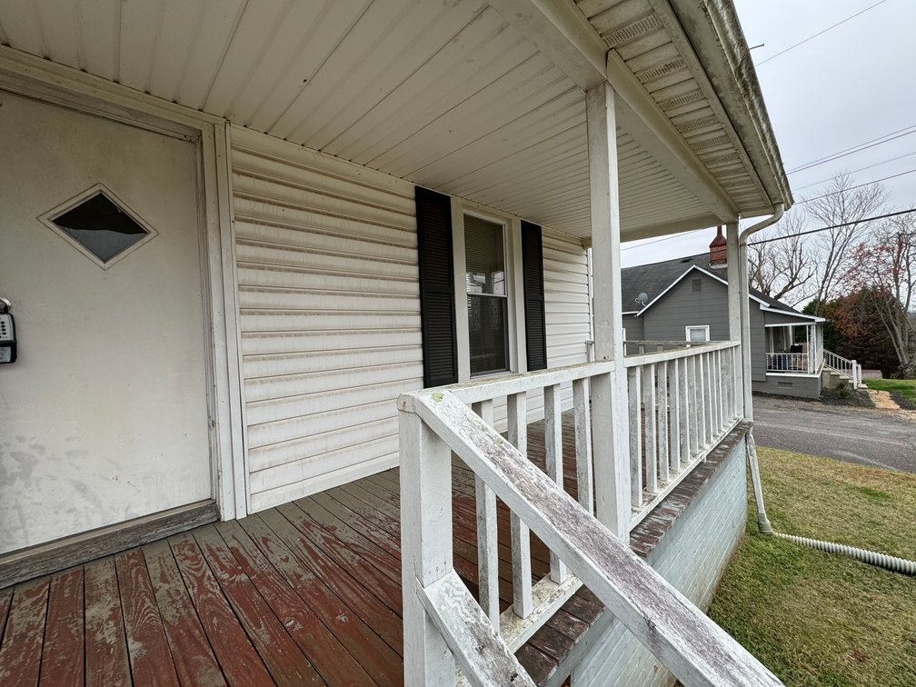 Hickory Home Auction