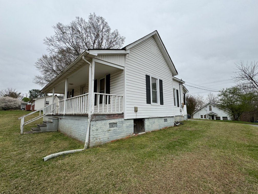 Hickory Home Auction