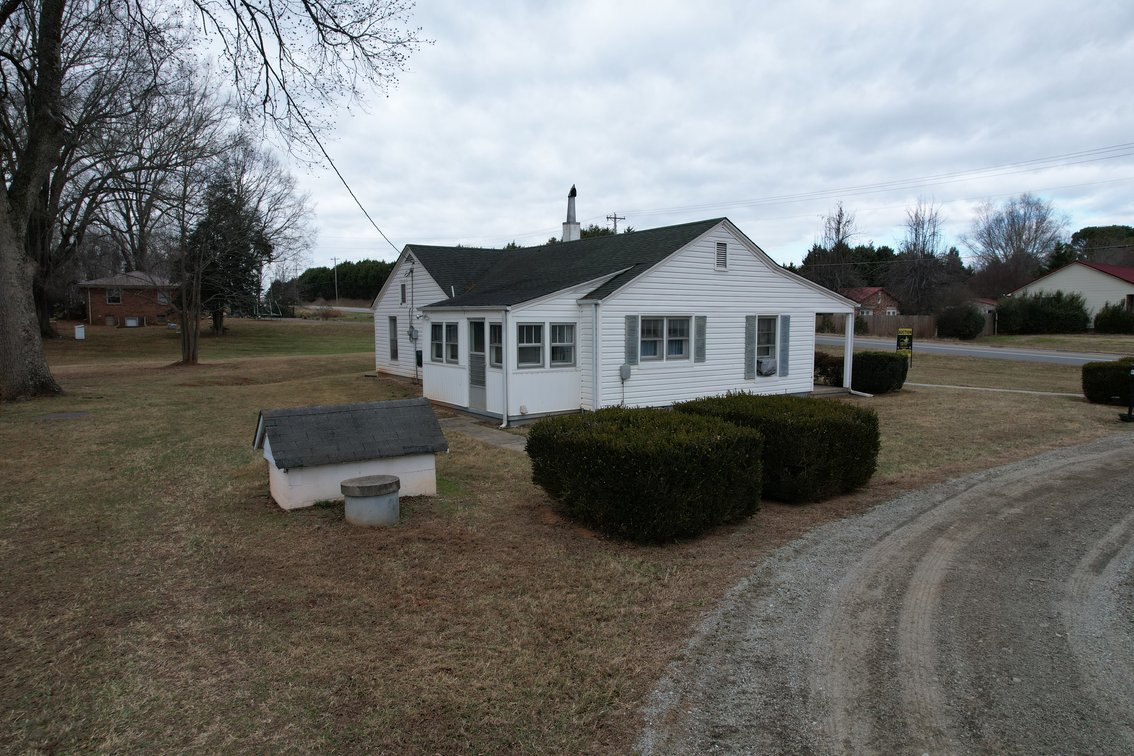 SELLING ABSOLUTE Highway 64 Opportunity - Mocksville, NC