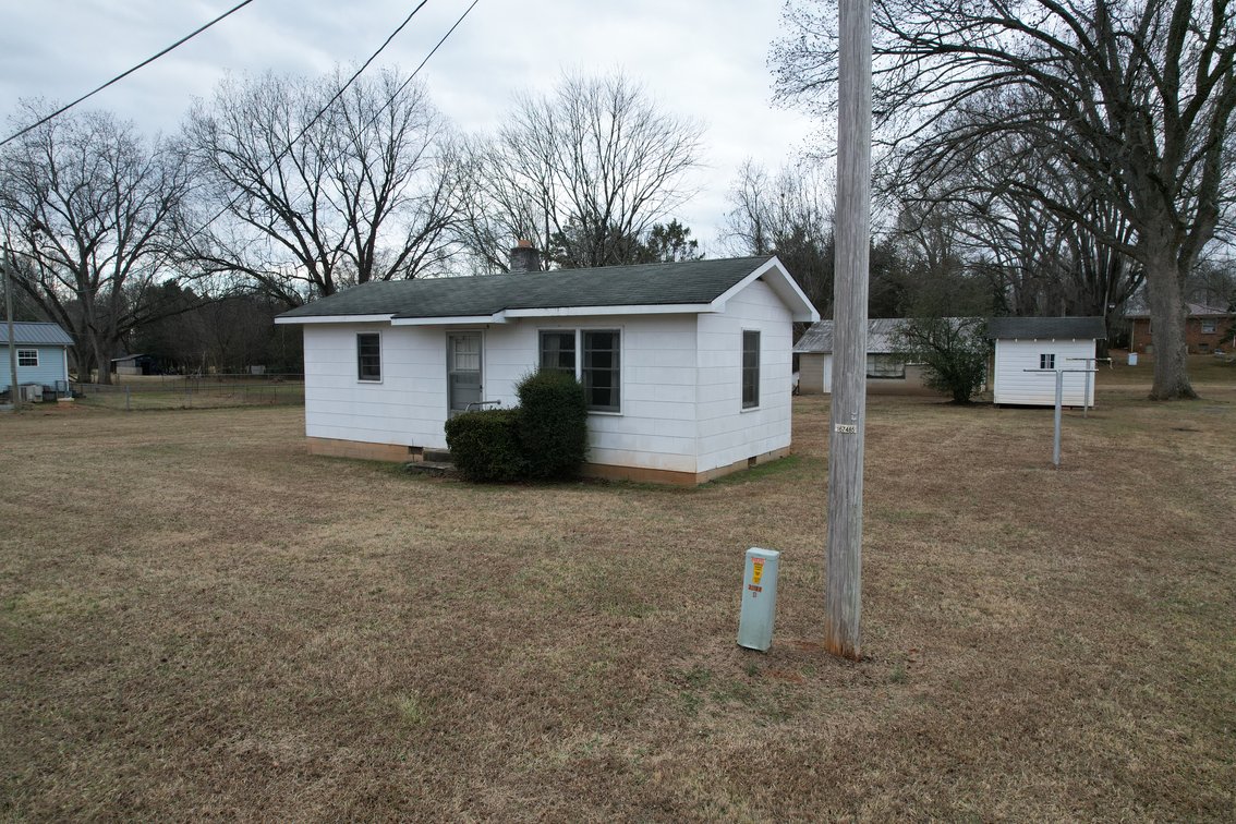 SELLING ABSOLUTE Highway 64 Opportunity - Mocksville, NC