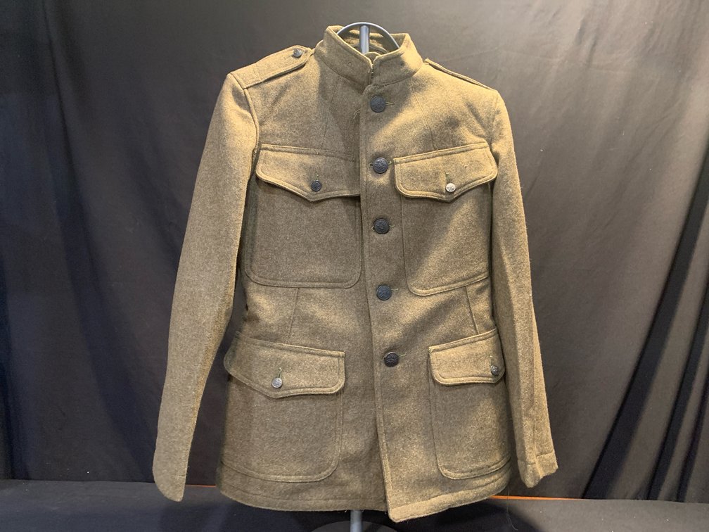 Vintage Military & Sportsman Auction