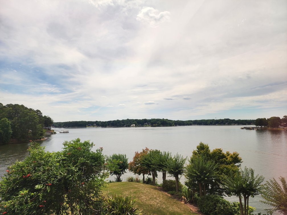 Lakefront Peninsula Retreat - Lexington, NC