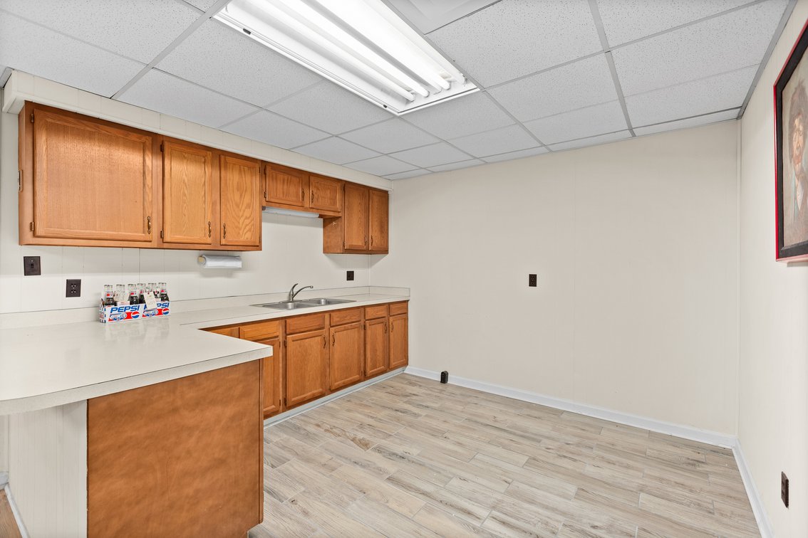 Lewisville Living – Brick Ranch on 0.5± Acre