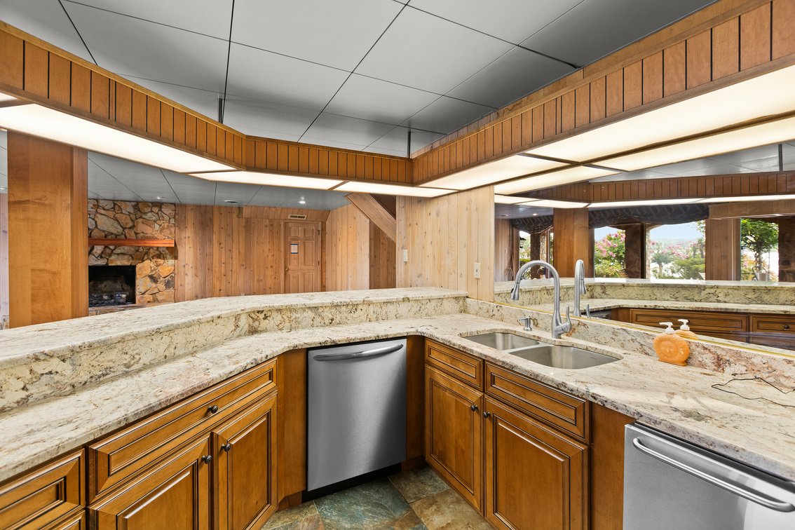 Lakefront Peninsula Retreat - Lexington, NC