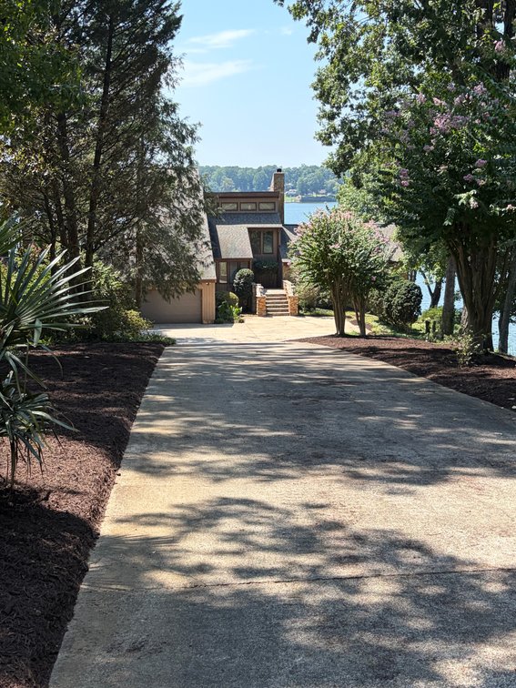 Lakefront Peninsula Retreat - Lexington, NC