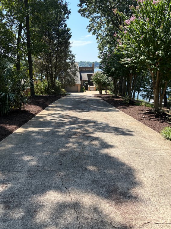 Lakefront Peninsula Retreat - Lexington, NC