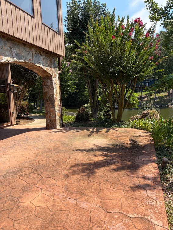 Lakefront Peninsula Retreat - Lexington, NC