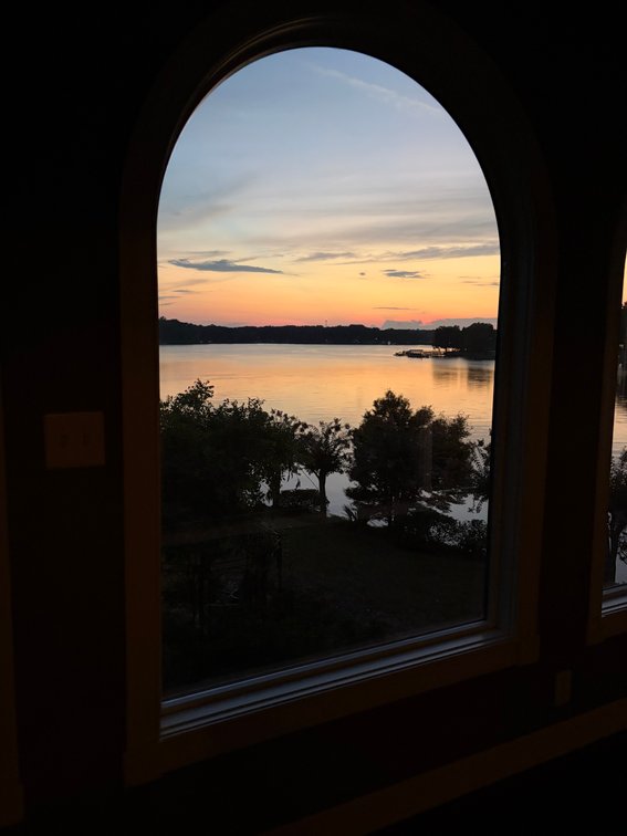 Lakefront Peninsula Retreat - Lexington, NC