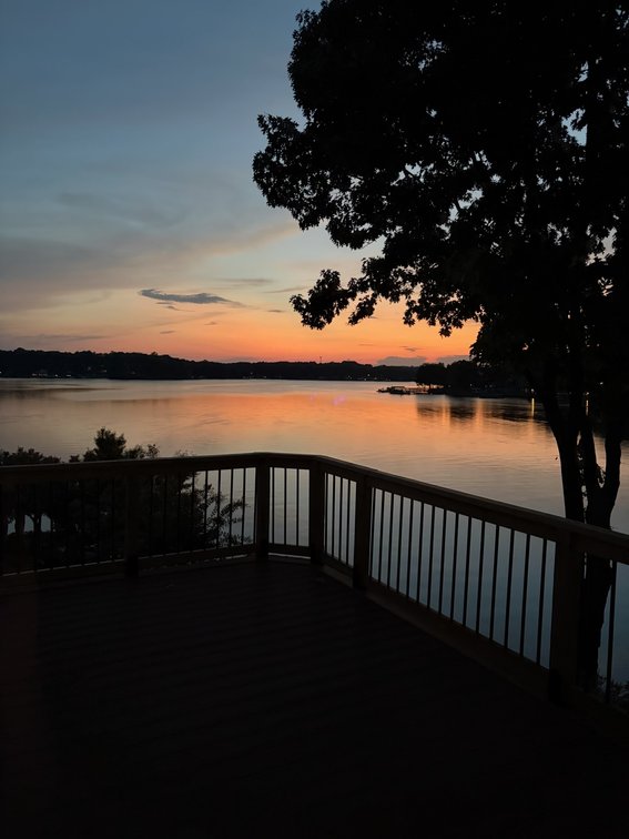 Lakefront Peninsula Retreat - Lexington, NC
