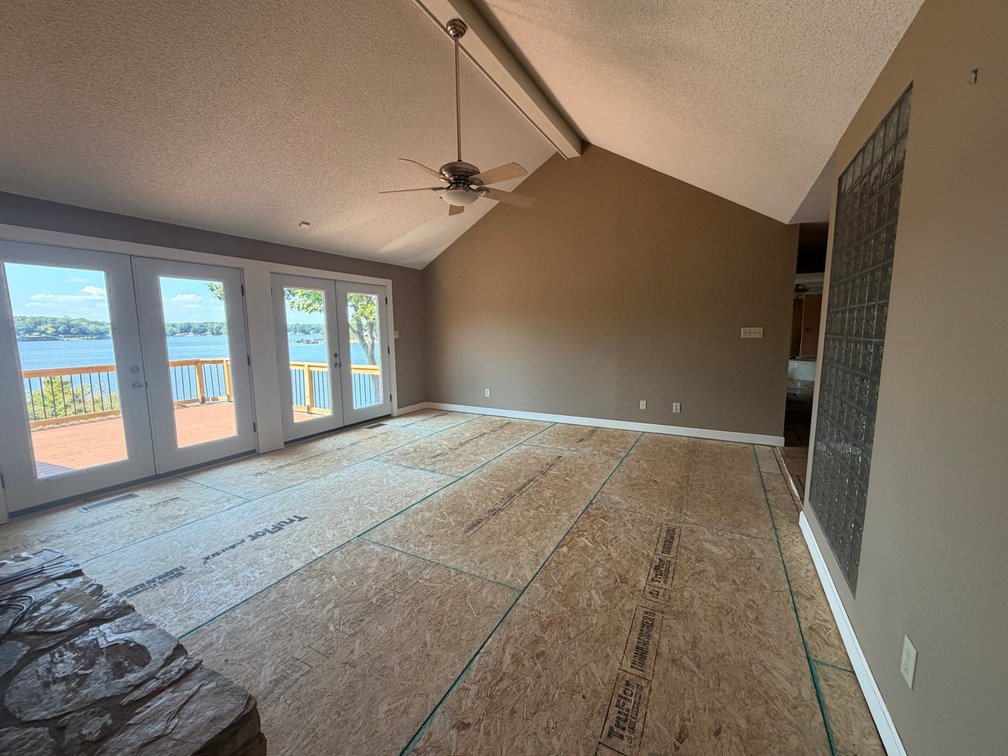 Lakefront Peninsula Retreat - Lexington, NC
