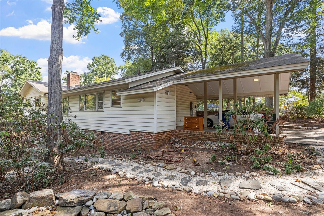 Prime Raleigh Location – Glen Eden Drive