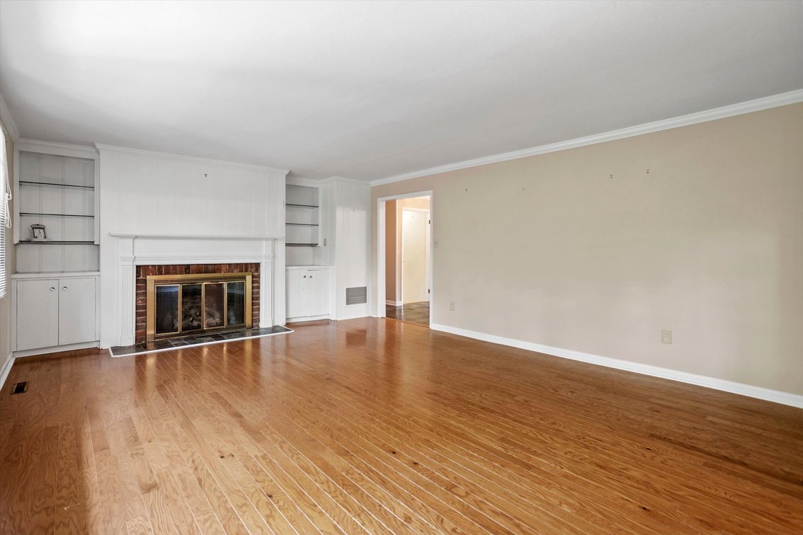 Prime Raleigh Location – Glen Eden Drive