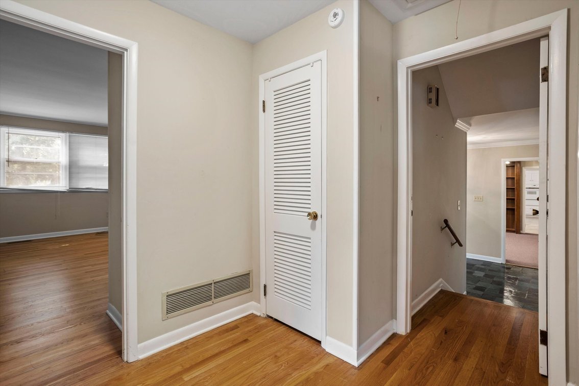 Prime Raleigh Location – Glen Eden Drive