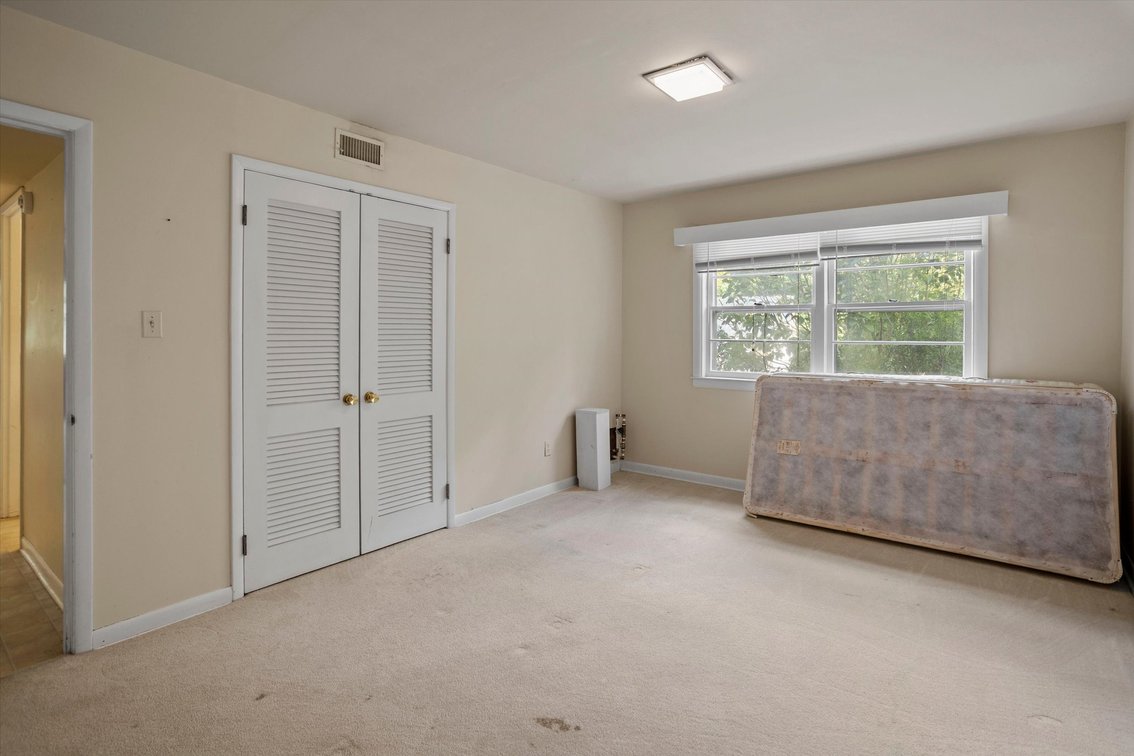 Prime Raleigh Location – Glen Eden Drive